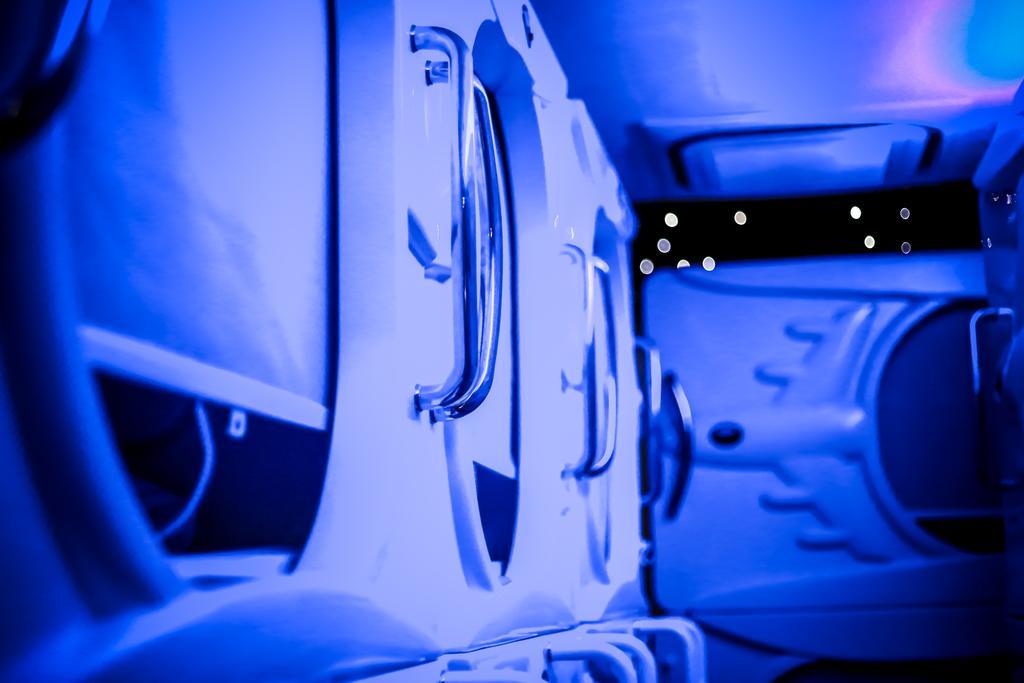 Met A Space Pod @ Boat Quay Singapura Exterior foto