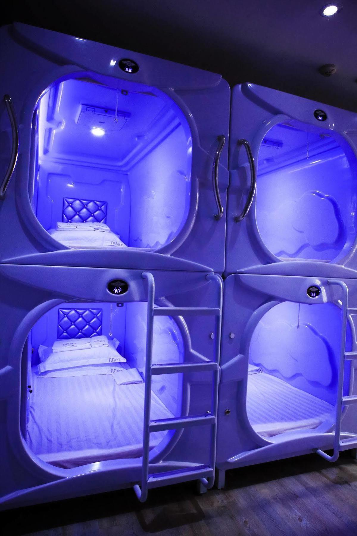 Met A Space Pod @ Boat Quay Singapura Exterior foto