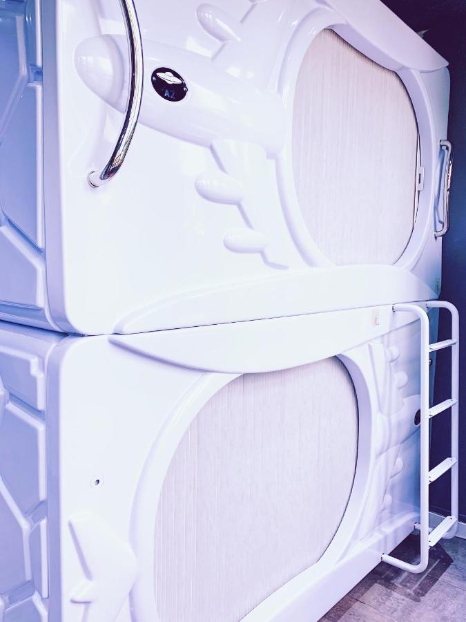 Met A Space Pod @ Boat Quay Singapura Exterior foto